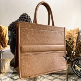 ALPHA TOTE COLOSSAL AVELLANA