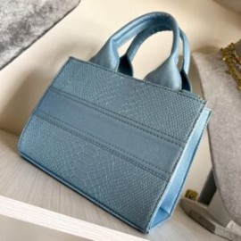 Bolsa TOTE  MINI nacional sintetico grabado vibora color BABY BLUE METALICO