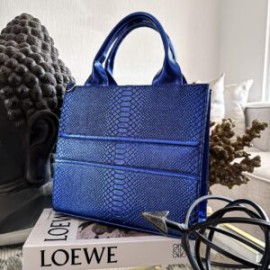 Bolsa Tote Mediana nacional sintético grabado pitón color Azul Metalizado + Cenefa